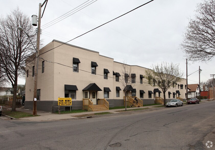 301 17th Ave NE, Minneapolis, MN à vendre - Photo principale – Image 1 sur 8