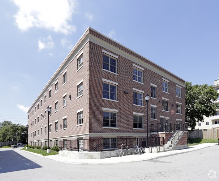 363 Duckworth St, Barrie, ON à vendre - Photo de l’immeuble – Image 2 sur 2