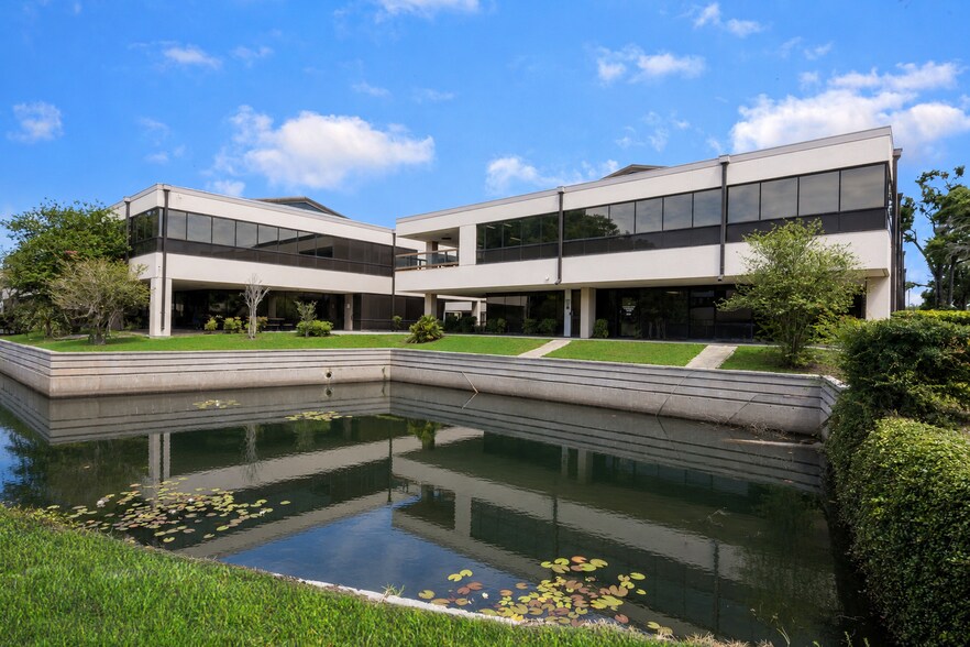 4010 Gunn Hwy, Tampa, FL à louer - Photo de l’immeuble – Image 2 sur 13