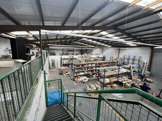 Plus de détails pour Bureau, Local d'activités à louer