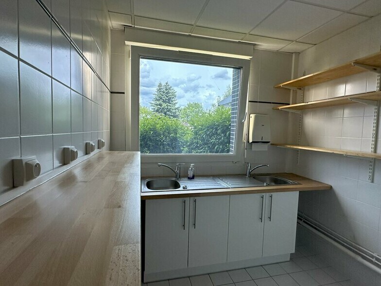 Bureau dans Magny-le-Hongre à louer - Photo intérieure – Image 3 sur 5