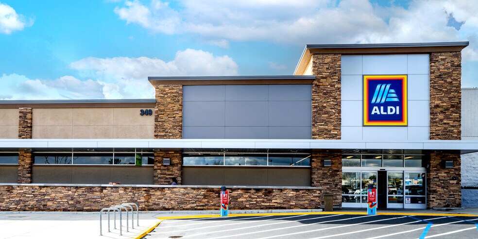 201-391 S Mountain Ave, Upland, CA à louer - Photo de l’immeuble – Image 3 sur 6
