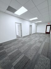 4406 W Linebaugh Ave, Tampa, FL à louer Photo intérieure– Image 1 sur 6