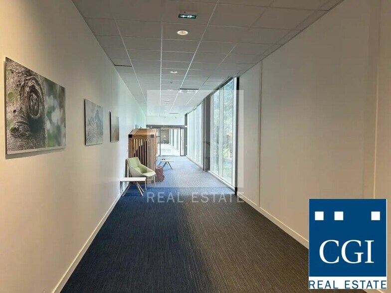 Bureau dans Eybens à louer - Photo de l’immeuble – Image 3 sur 8