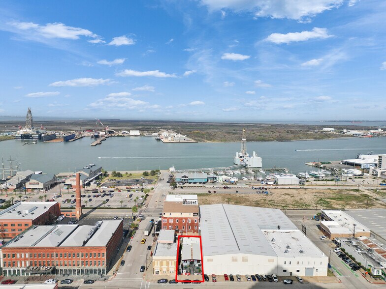 1922 Strand St, Galveston, TX à louer - Photo de l’immeuble – Image 3 sur 21