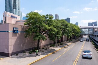 Plus de détails pour 10 Mall Dr W, Jersey City, NJ - Local commercial à louer