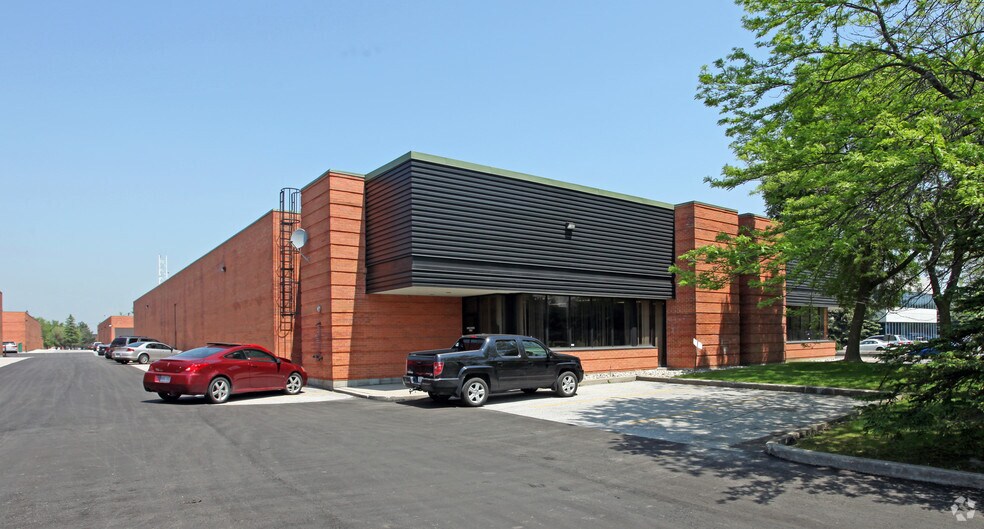 60 Bentley St, Markham, ON à louer - Photo de l’immeuble – Image 2 sur 6