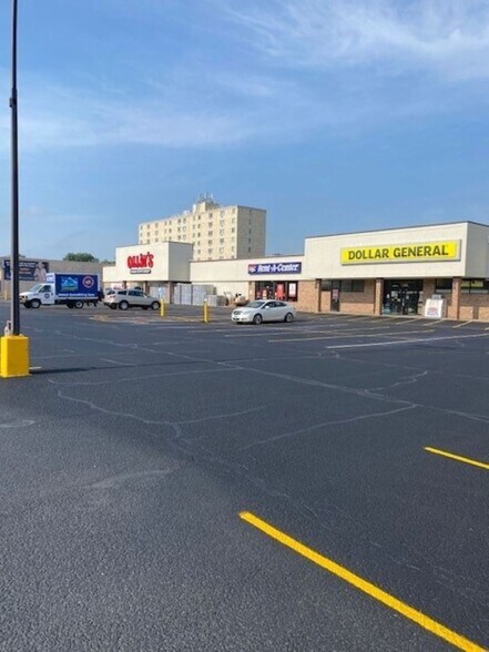 1000-1006 1st Ave, Rock Falls, IL à louer - Photo principale – Image 1 sur 8
