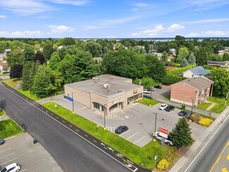 Plus de détails pour 214 Rue Saint-Antoine-Nord, Lavaltrie, QC - Local commercial à vendre