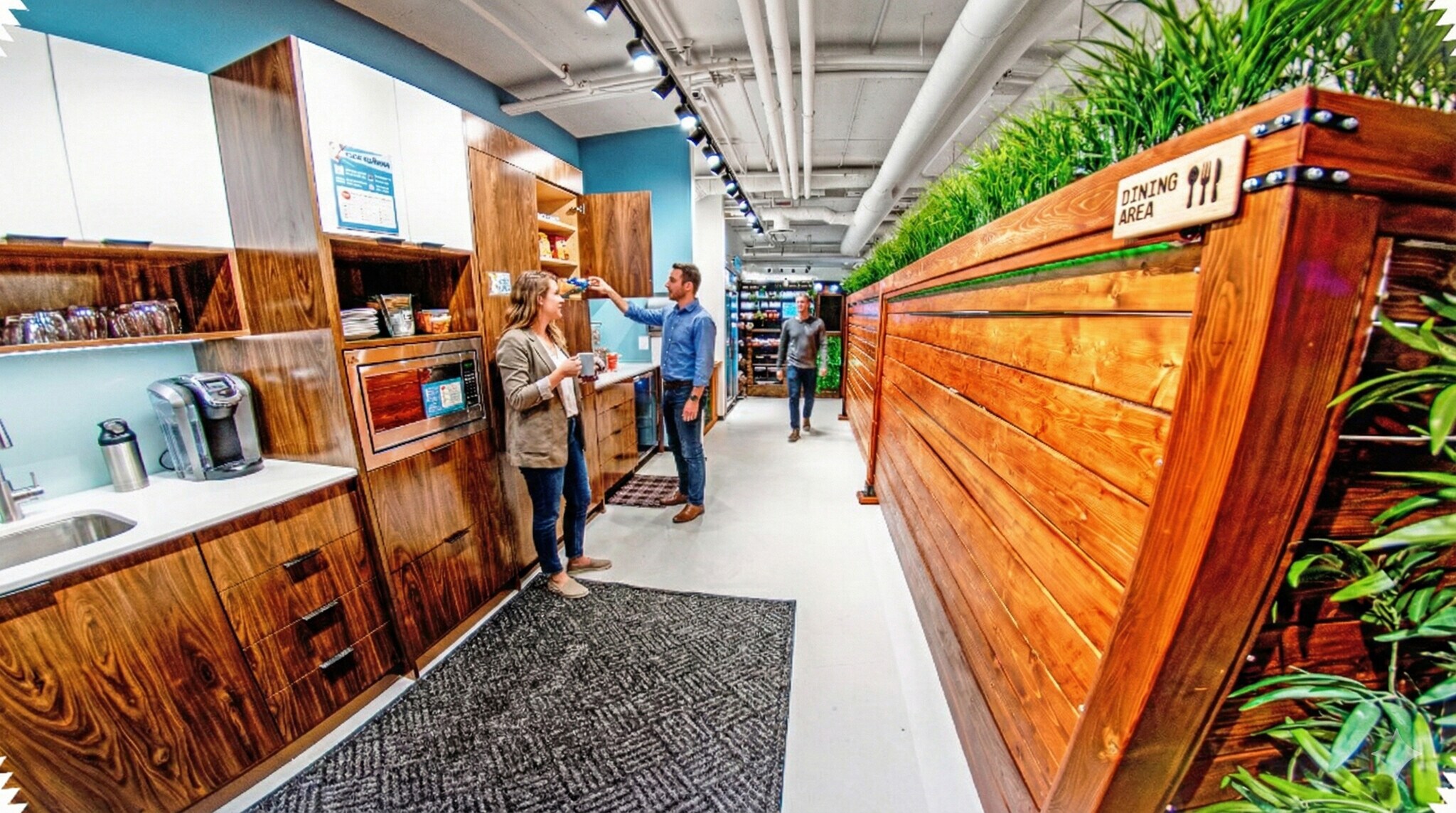 252 W Esplanade, North Vancouver, BC à louer Photo intérieure– Image 1 sur 10