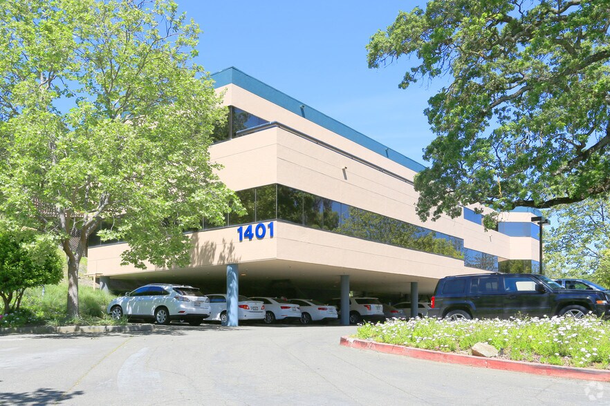 1401 Los Gamos Rd, San Rafael, CA à louer - Photo de l’immeuble – Image 2 sur 5