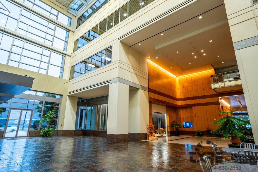 12400 Coit Rd, Dallas, TX à louer - Hall d’entrée – Image 3 sur 57