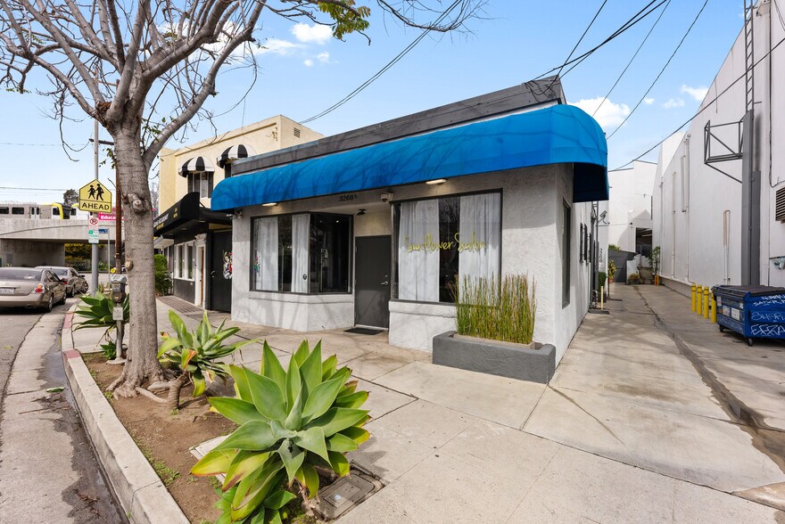 3268 Motor Ave, Los Angeles, CA à vendre - Photo de l’immeuble – Image 1 sur 22