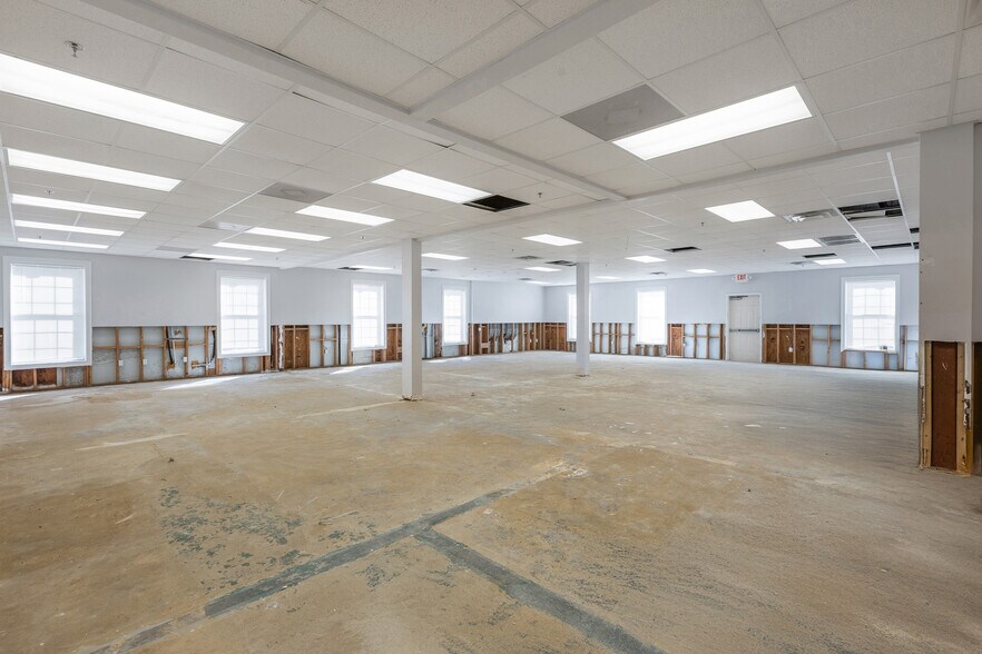 1261 Commercial Dr SW, Conyers, GA à louer - Photo de l’immeuble – Image 3 sur 15
