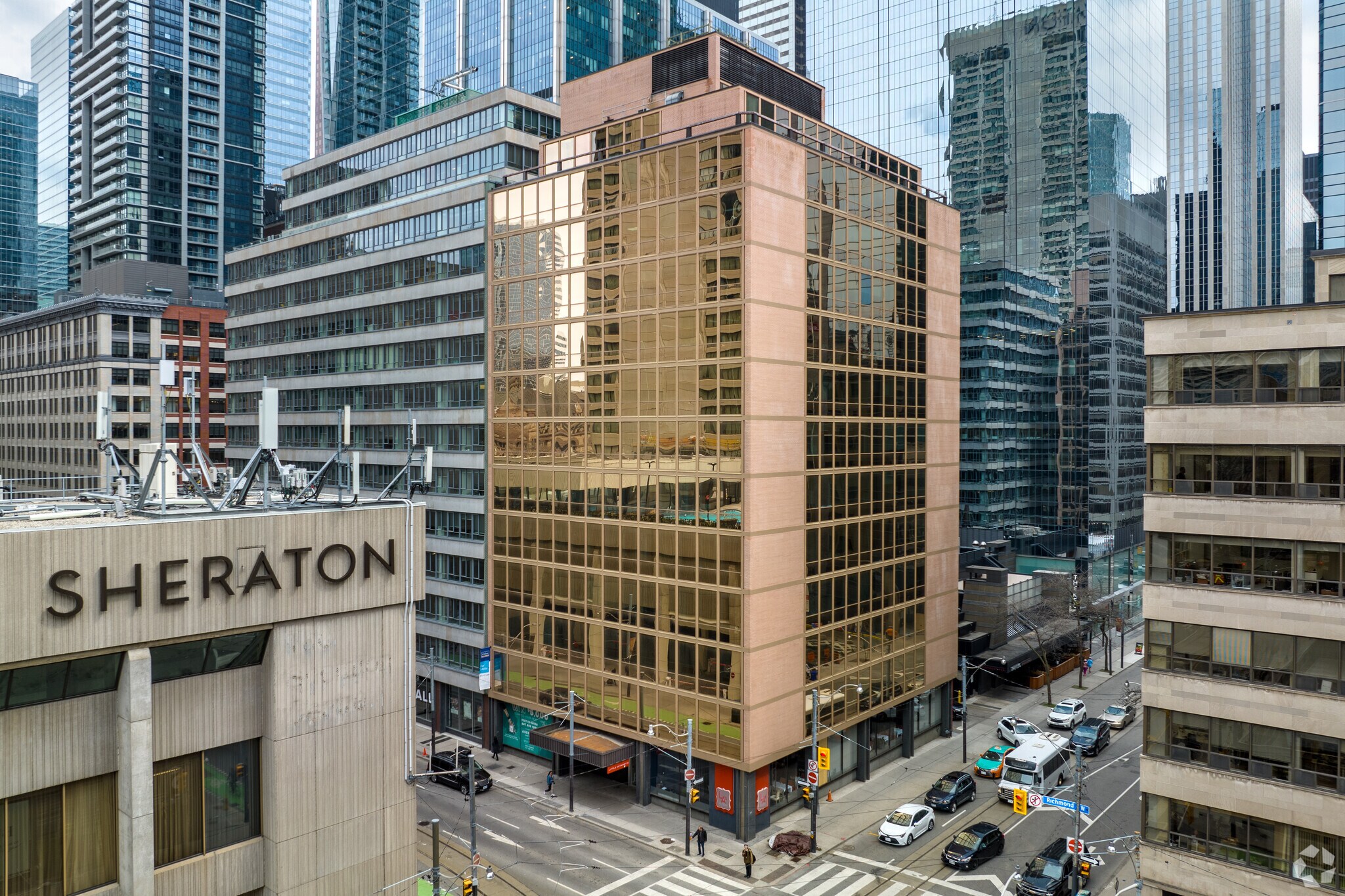121 Richmond St W, Toronto, ON à louer Photo de l’immeuble– Image 1 sur 21