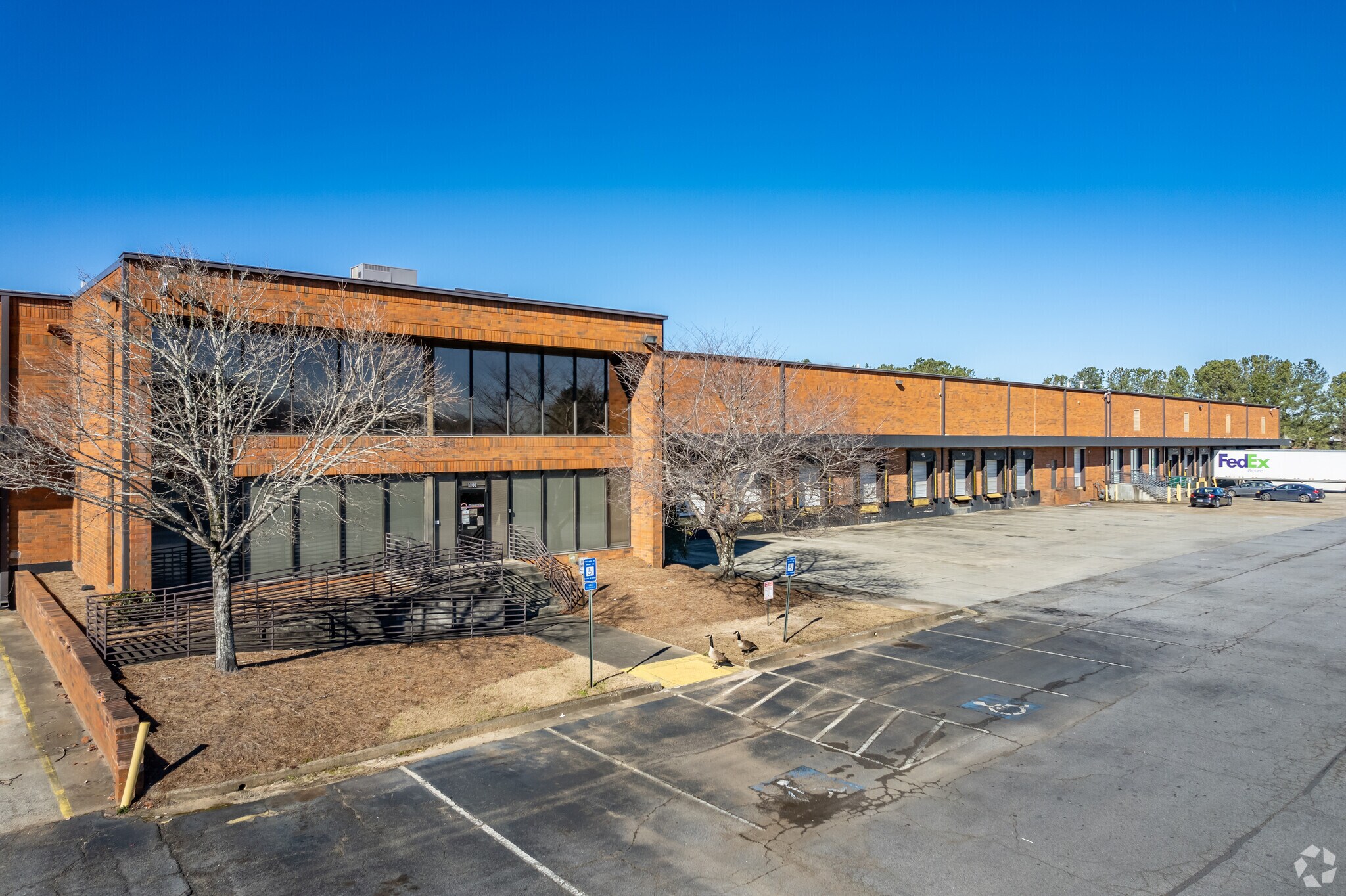 7625 Southlake Pky, Jonesboro, GA à louer Photo de l’immeuble– Image 1 sur 6