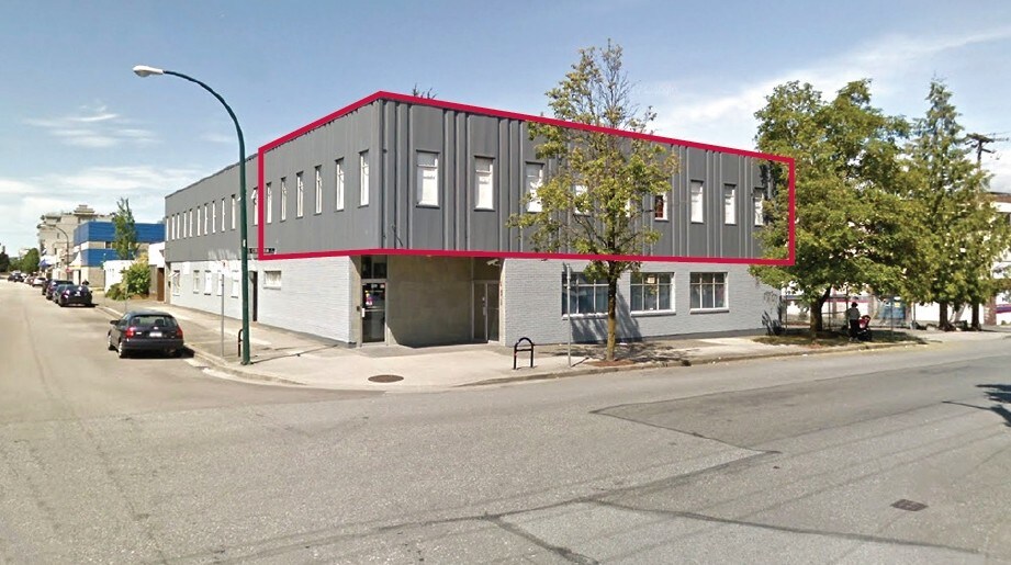 201 6th Av W, Vancouver, BC à vendre - Photo de l’immeuble – Image 2 sur 9