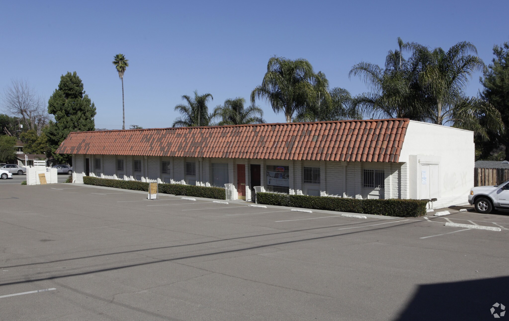 1035 E Grand Ave, Escondido, CA à vendre Photo principale– Image 1 sur 3