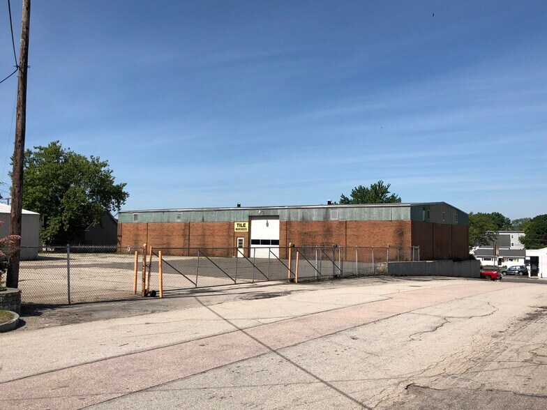 251 Clay St, Manchester, NH à louer - Photo de l’immeuble – Image 2 sur 24