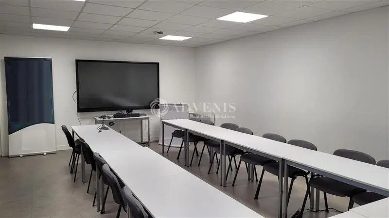 Local d'activités dans La Chapelle-sur-Erdre à vendre - Photo intérieure – Image 2 sur 8