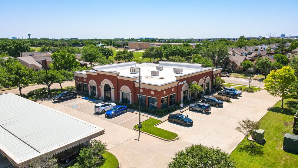 305 Cimarron Trl, Irving, TX à louer - Photo de l’immeuble – Image 2 sur 6