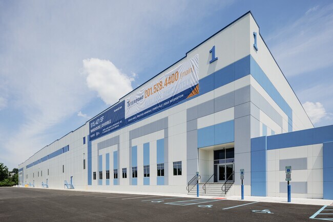 Plus de détails pour 1 Malcolm Ave, Teterboro, NJ - Industriel/Logistique à louer