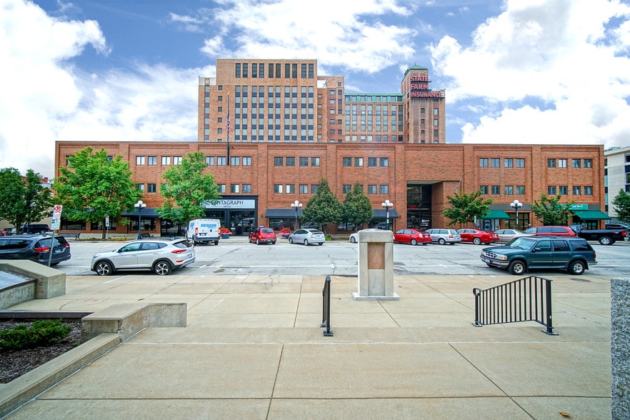 205 N Main St, Bloomington, IL à louer - Photo principale – Image 3 sur 9