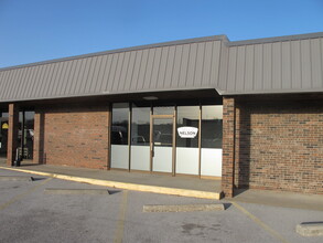 3534 E Sunshine, Springfield, MO à louer Photo de l’immeuble– Image 1 sur 5