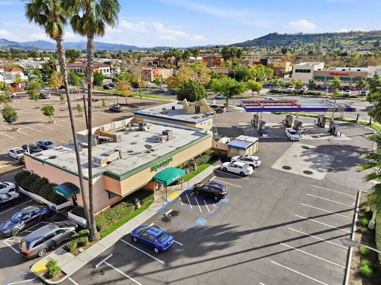 9312 Mission Gorge Rd, Santee, CA à vendre - Photo principale – Image 1 sur 10