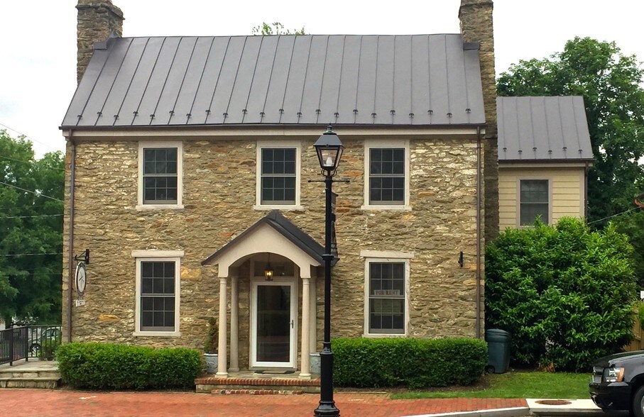 111 E Washington St, Middleburg, VA à vendre - Photo de l’immeuble – Image 3 sur 13