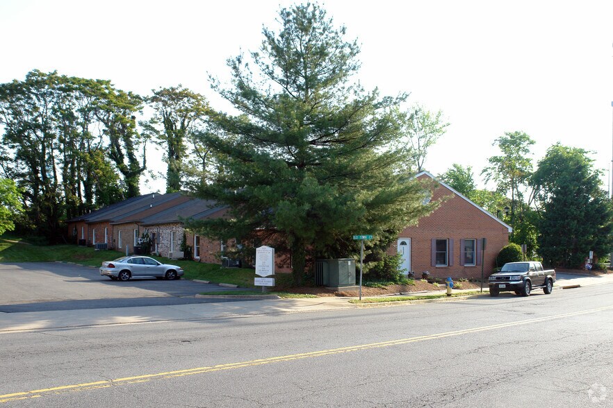 9028 Prince William St, Manassas, VA à louer - Photo de l’immeuble – Image 2 sur 5