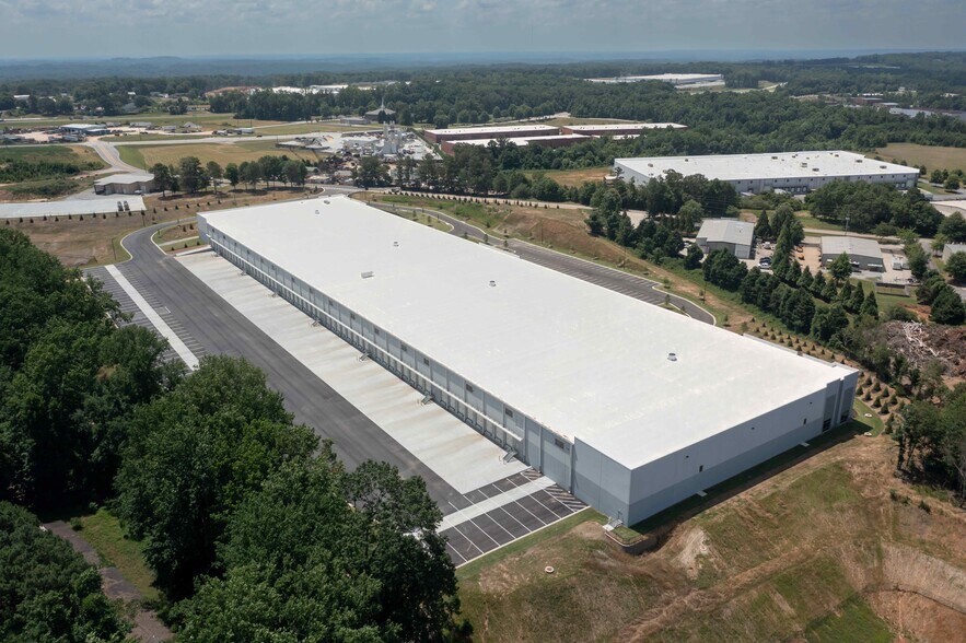 4000 Chamblee Rd, Oakwood, GA à louer - Photo de l’immeuble – Image 3 sur 5