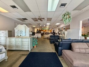 3927-3999 NW 19th St, Lauderdale Lakes, FL à louer Photo intérieure– Image 2 sur 14