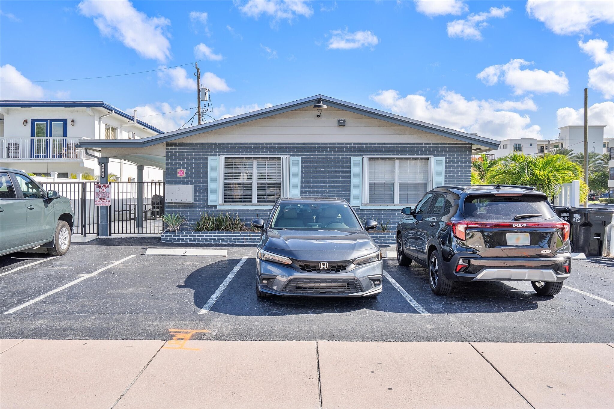 4204 Ocean Dr, Lauderdale-by-the-Sea, FL à vendre Photo principale– Image 1 sur 20