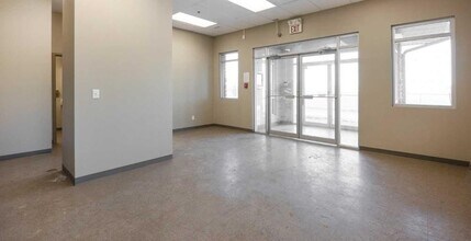 340 Robertson Rd, Fort McMurray, AB à louer Photo intérieure– Image 1 sur 8