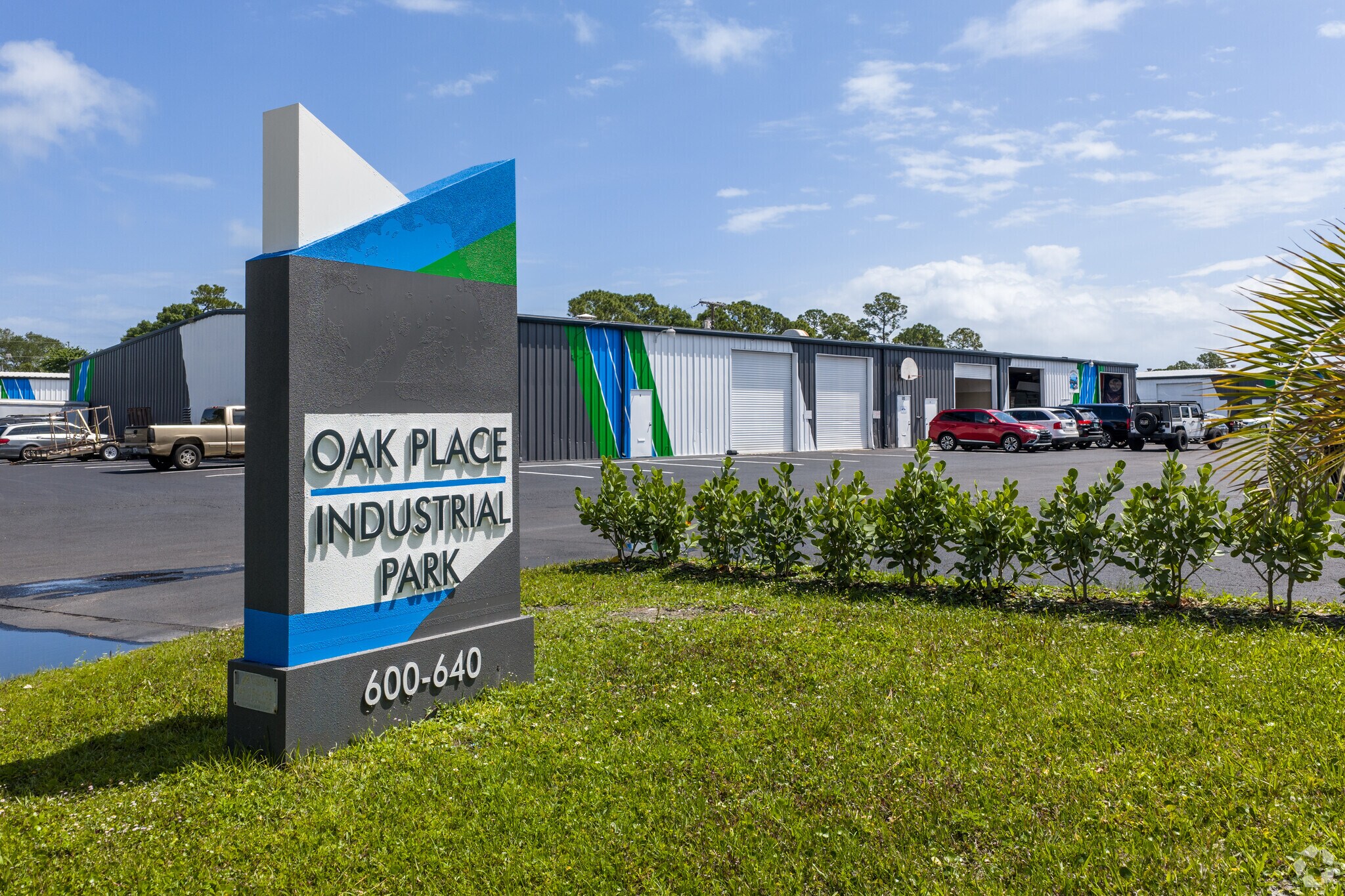 600 Oak Pl, Port Orange, FL à louer Photo principale– Image 1 sur 12