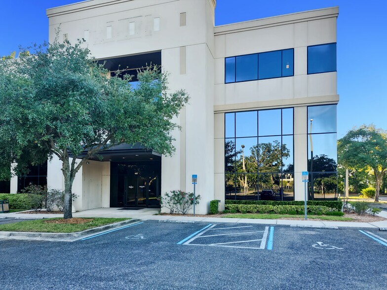 330 Crossing Blvd, Orange Park, FL à louer - Photo de l’immeuble – Image 3 sur 15