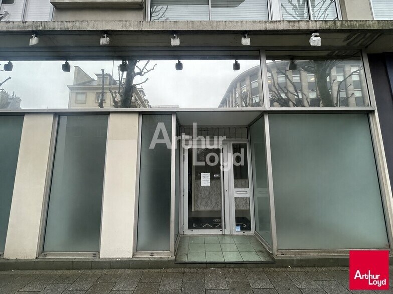 Local commercial dans Rennes à louer - Photo de l’immeuble – Image 1 sur 4