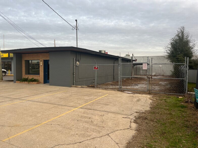 2101 Town St, Pensacola, FL à louer - Photo de l’immeuble – Image 3 sur 4