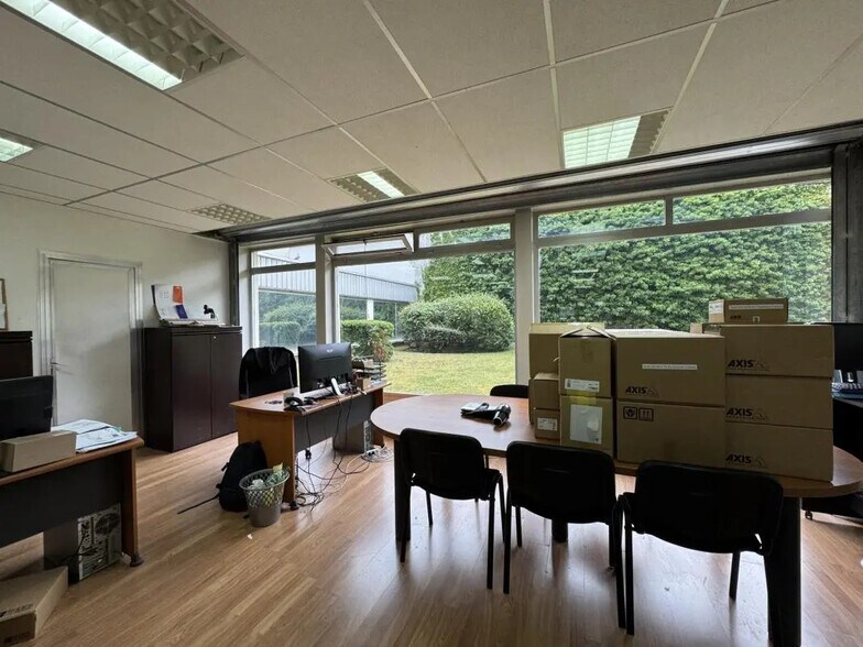 Local commercial dans Boulogne-Billancourt à louer - Photo de l’immeuble – Image 2 sur 13