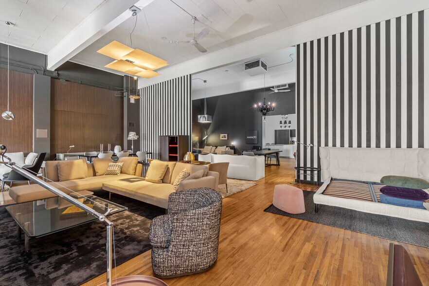 1435 9th Ave SE, Calgary, AB à vendre - Photo intérieure – Image 3 sur 14