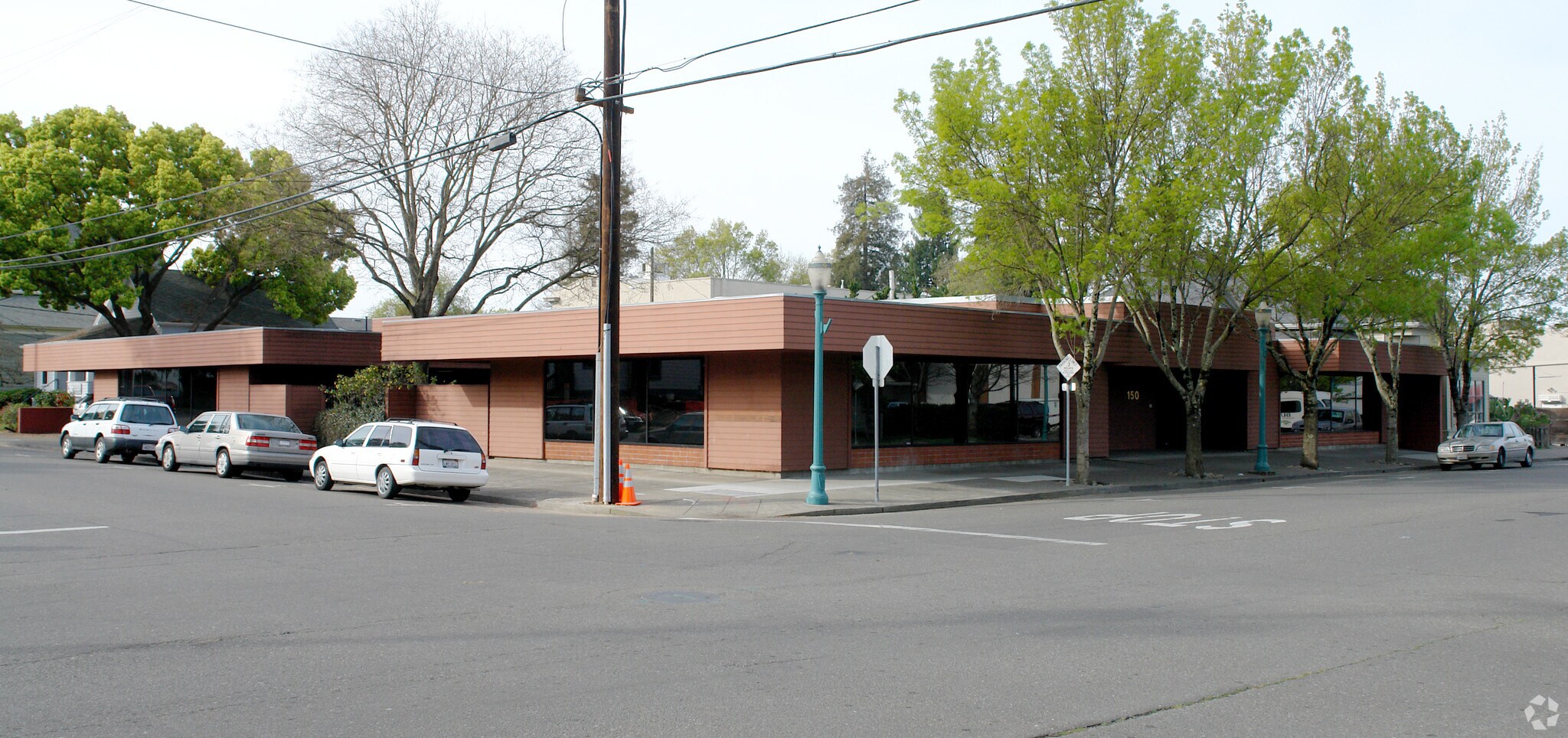 150 North St, Healdsburg, CA à louer Photo principale– Image 1 sur 8