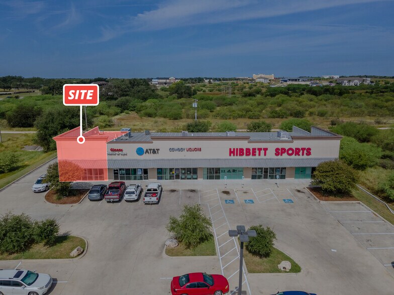 165 Business Park Dr, Kenedy, TX à louer - Photo principale – Image 1 sur 4