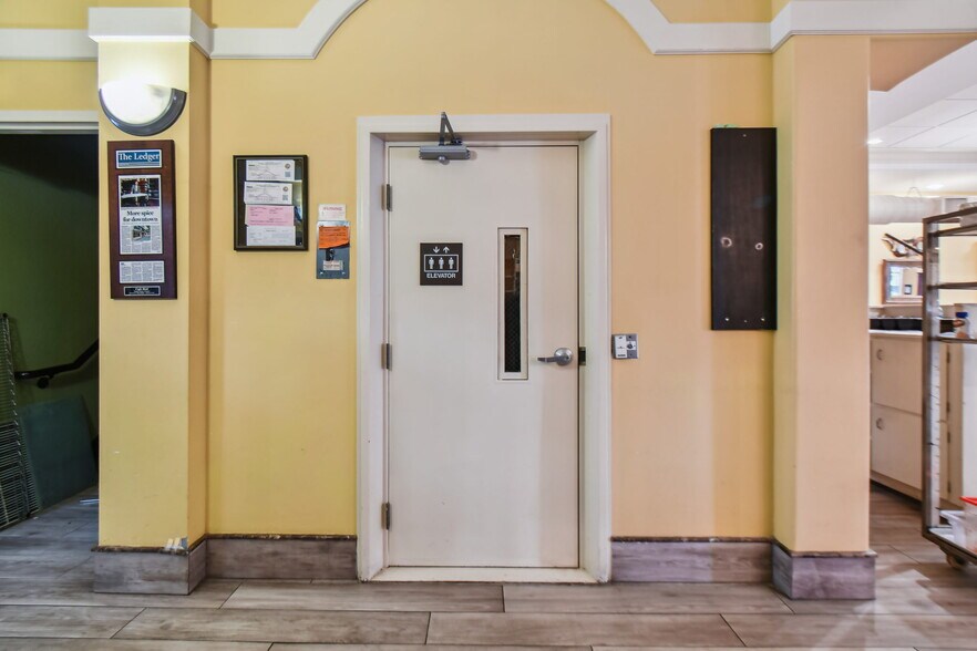 116 S Tennessee Ave, Lakeland, FL à louer - Hall d’entrée – Image 2 sur 8