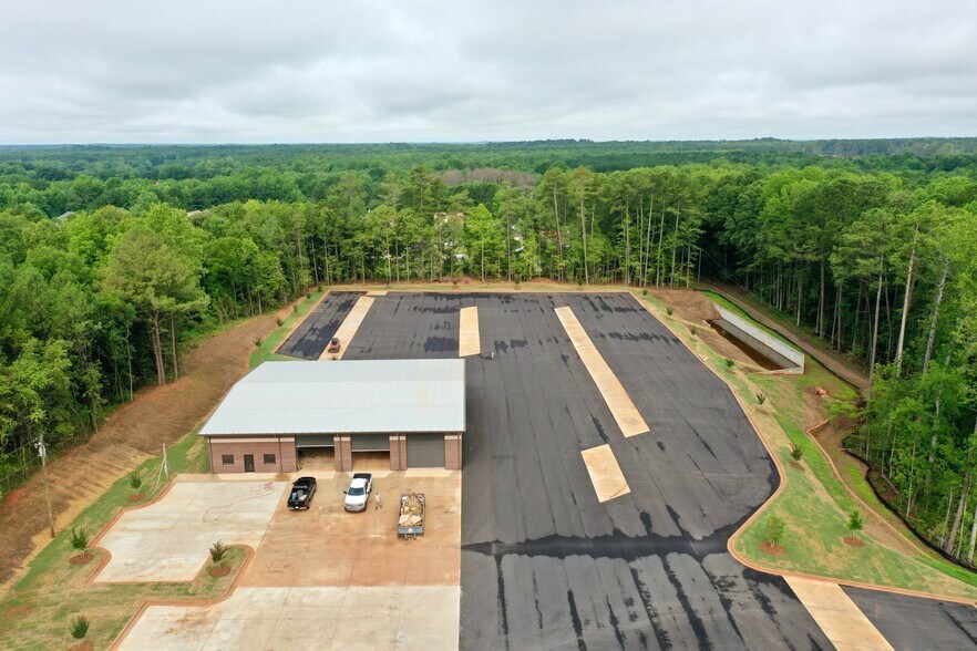 570 Steele dr, Hampton, GA à louer - Photo de l’immeuble – Image 3 sur 8
