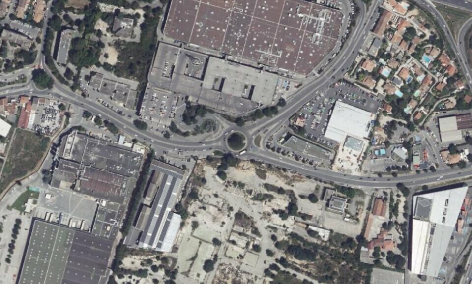 Local commercial dans Marseille à louer - Photo de l’immeuble – Image 3 sur 5
