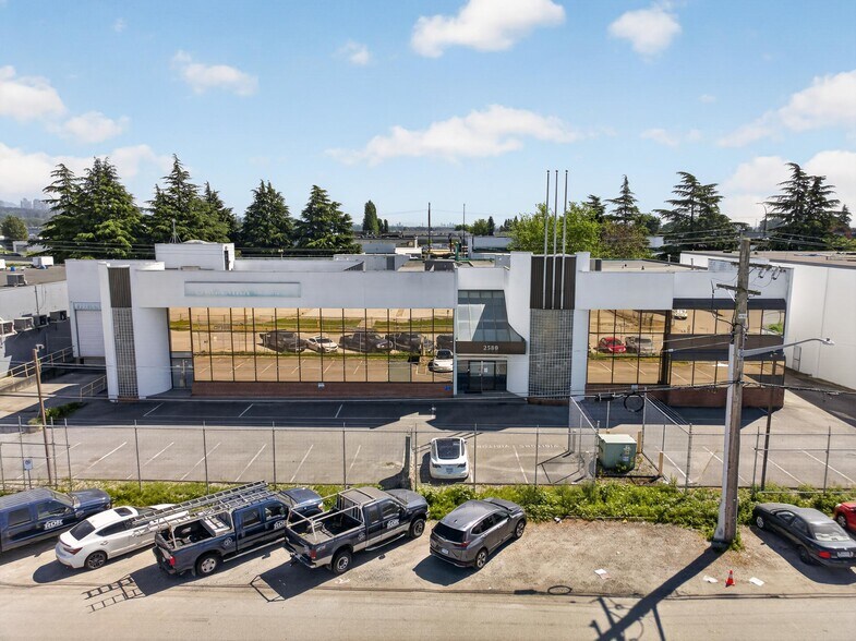2580 Viscount Way, Richmond, BC à vendre - Photo de l’immeuble – Image 3 sur 44