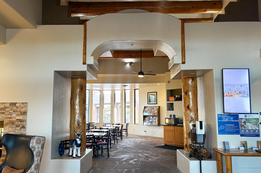 1101 W Apache Trl, Apache Junction, AZ à vendre - Photo de l’immeuble – Image 3 sur 20