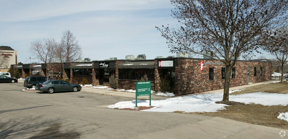 584-596 Grand Canyon Dr, Madison, WI à louer - Photo principale – Image 1 sur 1