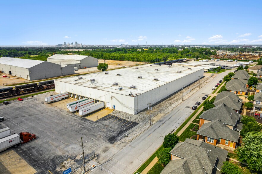 1630 Wayne Lanter Ave, Madison, IL à louer - Photo de l’immeuble – Image 3 sur 9